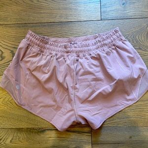 Lululemon Hotty Hot 2.5 inch shorts
